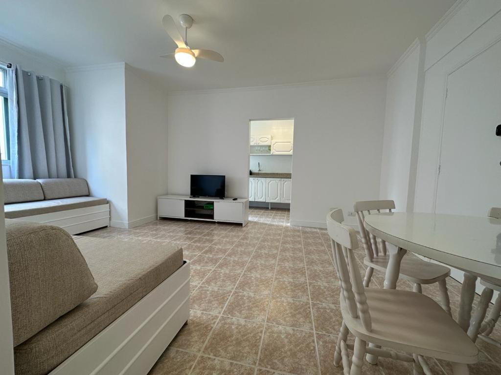 Ap 1! Super Aconchegante, Apenas 250 Metros Da Praia Da Enseada! Guaruja Ngoại thất bức ảnh